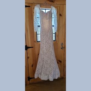 Wedding/evening gown